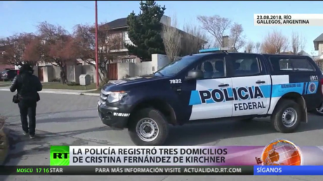 Argentina: La Policía registró tres domicilios de Cristina Fernández de Kirchner