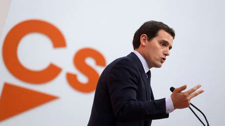 "¡Rectifica, farsante!": Críticas a Albert Rivera en Twitter por difundir un bulo 