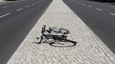 VIDEO: Un coche con globos arrolla a un ciclista adolescente en el noroeste de Rusia