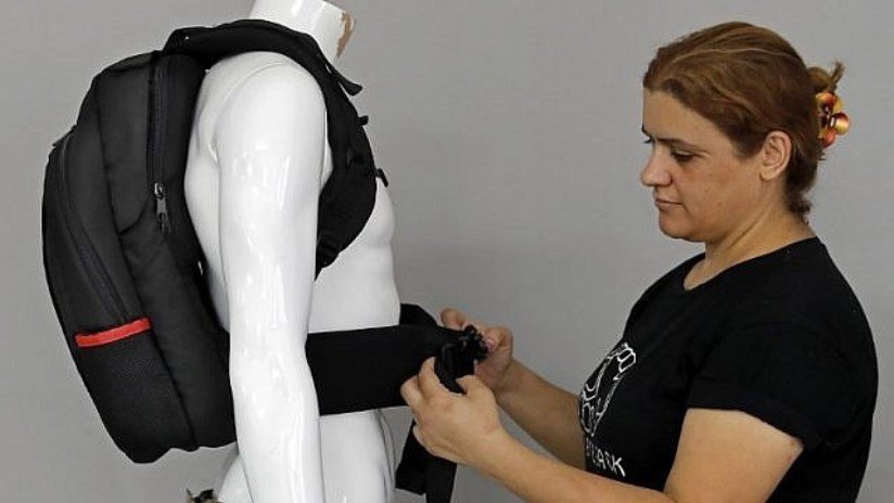 VIDEO: Israel fabrica mochilas antibala para escuelas estadounidenses