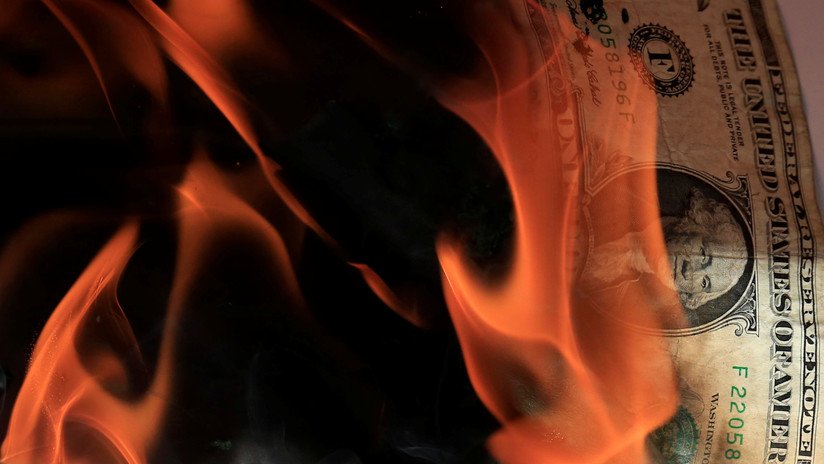 "Monopolio  frágil": Líderes mundiales cuestionan el dominio del dólar