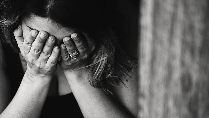 VIDEO: Un hombre agrede sexualmente a una mujer a plena luz del día en Argentina