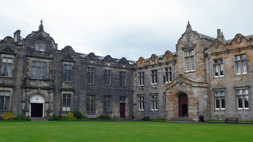 Una universitaria multimillonaria busca 12 criados para que la ayuden durante los estudios