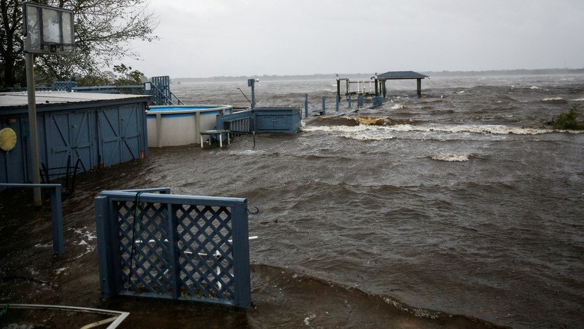 El ojo del huracán Florence, a punto de tocar tierra en Carolina del Norte