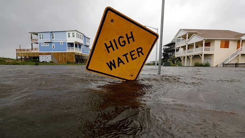 VIDEO: Evacuan un estudio de TV durante transmisión en directo por Florence