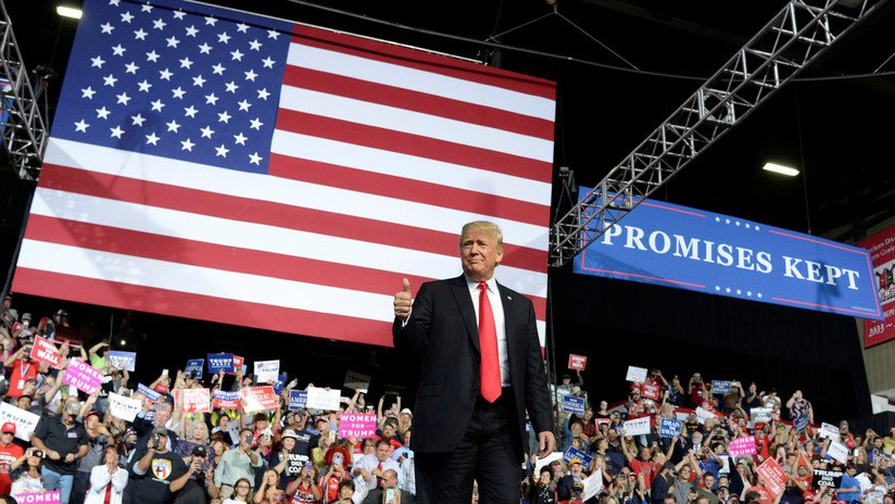 "Amo a Arabia Saudita", dice Trump antes de cuestionar el "subsidio militar" a ese país