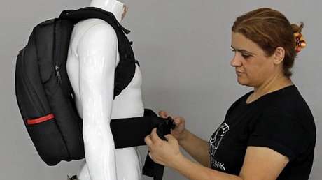 VIDEO: Israel fabrica mochilas antibala para escuelas estadounidenses