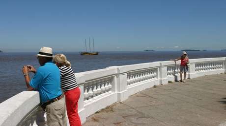 "Paga lo que esté a tu alcance": La polémica oferta de un restaurante uruguayo a turistas argentinos