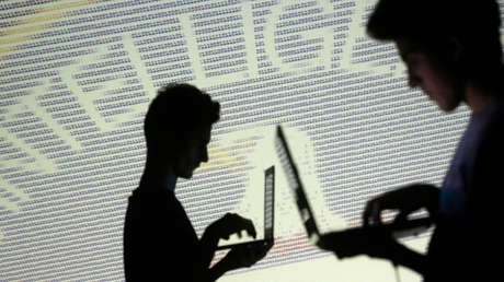 Moscú: EE.UU. se comporta "de manera muy burda" intentando reclutar a ciudadanos rusos