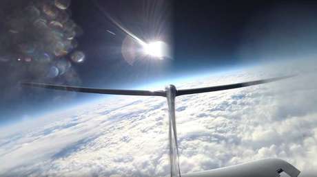 Rozando el espacio: Un vuelo tripulado con alas alcanza la máxima altura de la aviación (VIDEO)