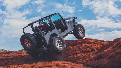 VIDEO: Este todoterreno tiene vida propia