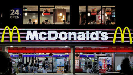 Este póster 'falso' estuvo 50 días colgado en un McDonald's sin levantar sospechas (VIDEO, tuit)