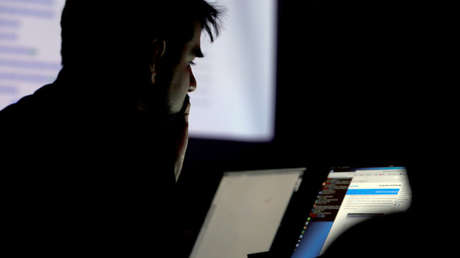 Arrestan a extrabajador de la NASA que amenazó a mujeres con publicar fotos suyas desnudas en la Red