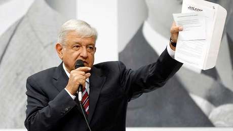 Legisladores de Morena crean alboroto y López Obrador les pide no caer en las tentaciones del poder