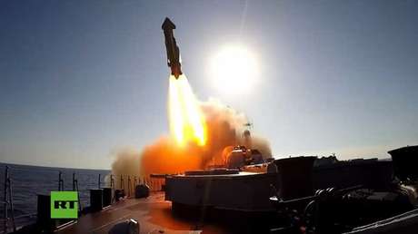 VIDEO: Ejercicios conjuntos a gran escala de la Marina y la Fuerza Aérea rusa en el mar Mediterráneo