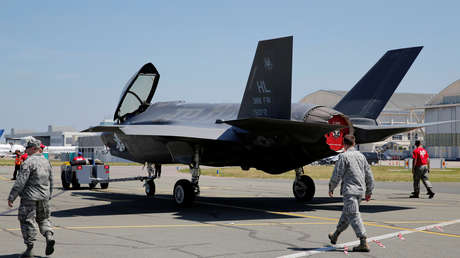 Un caza estadounidense F-35 de quinta generación sufre un accidente de motor en pleno vuelo