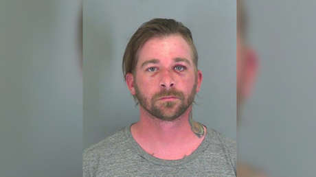 "El fuego estaba caliente": Incendia su casa con intención de morir abrasado pero cambia de idea