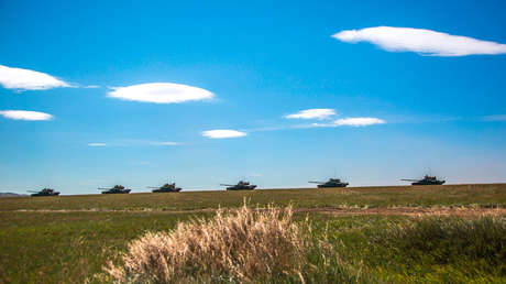 Por tierra, mar y aire: Rusia concentra tropas el primer día del simulacro militar Vostok 2018