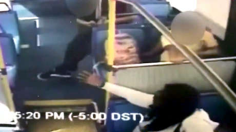 VIDEO: Policía de Miami busca a mujer que intentó secuestrar a una niña en un autobús