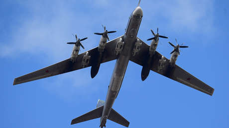 Bombarderos rusos Tu–95 MS disparan misiles de crucero en los ejercicios militares Vostok-2018