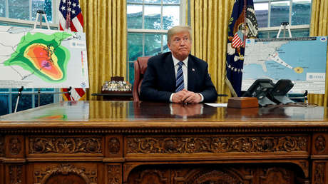 Trump insta a "no jugar" con el huracán Florence y a "apartarse de su camino"