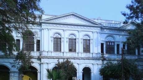 Roban una fiambrera de oro de un museo indio y comen como la realeza durante varios días