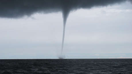VIDEO: Una decena de trombas marinas sorprenden una ciudad china
