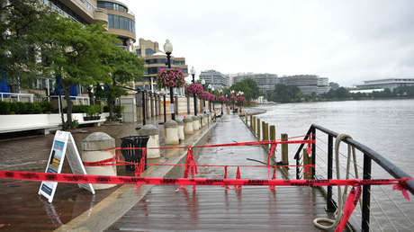 "No resistan al monstruo": Llaman a la población de EE.UU. a huir del huracán Florence