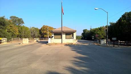 Funcionaria histérica perderá su trabajo tras hacerse viral el video en que finge ser atropellada