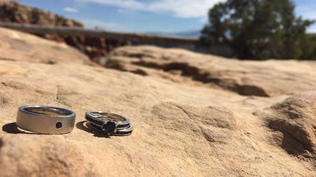 VIDEO: Azafata acepta propuesta de matrimonio en pleno vuelo y la despiden por "irresponsable"