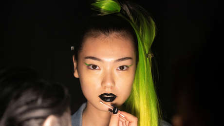 Estas sustancias de los cosméticos pueden causar infertilidad y cáncer de mama en las mujeres