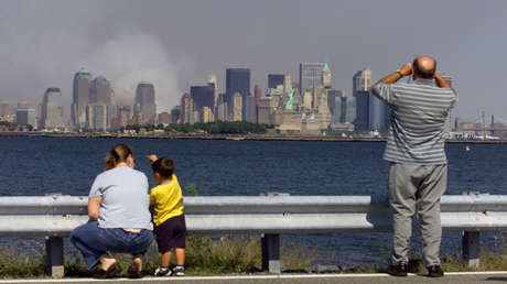 Protagonista de una icónica foto del 11-S contrata al mismo fotógrafo para su boda