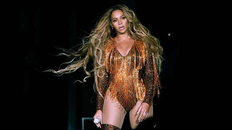 Exbaterista de Beyoncé acusa a la cantante de "acosarla sexualmente mediante brujería y magia negra"