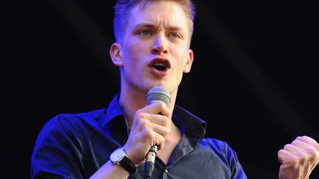 Cómo este hombre necesitó 20 minutos para romper 4.300 relaciones y causar 17 divorcios