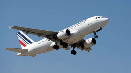 VIDEO: Vientos huracanados obligan a un avión a abortar el aterrizaje a unos metros sobre la pista