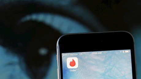 ¿Por qué deslizar en Tinder es adictivo?