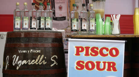 Perú: Un candidato a alcalde recurre al 'auto fantástico' en busca de votos