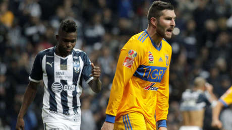 México: Un conductor trata de atropellar a hinchas de Tigres antes de un partido con Rayados (VIDEO)