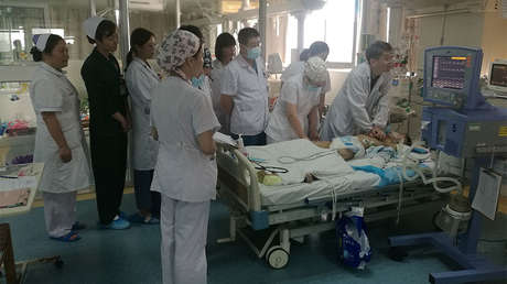 FOTOS: Salvan la vida de un niño tras aplicarle 30.000 compresiones torácicas en 5 horas