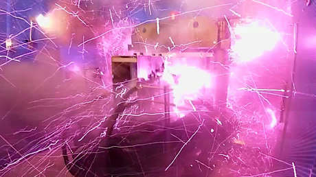 Crean el imán más potente del mundo y causan una explosión que vuela las puertas del laboratorio