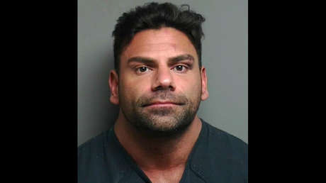 Un fisiculturista golpea 100 veces a su novia, la acuchilla y la deja en coma (VIDEO)