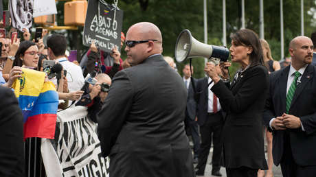 Megáfono en mano, embajadora de EE.UU. ante la ONU llama a "luchar" hasta que "Maduro se haya ido"