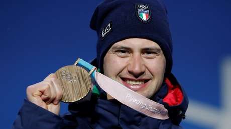 FOTOS: Biatlonista italiano regala a su novia un anillo de compromiso hecho de una medalla olímpica