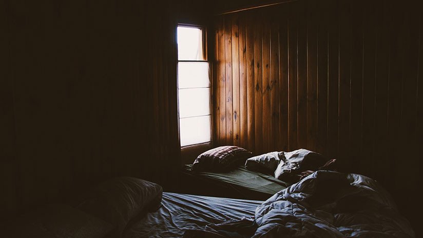 Madre argentina se despierta de madrugada y descubre al padre de su hija violándola