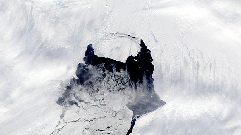 Un inmenso iceberg está por desprenderse del glaciar Isla Pine en la Antártida