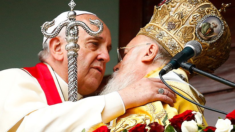 Ortodoxos al borde de un cisma: ¿Qué pasó y cómo afectan al mundo los juegos de patriarcas?