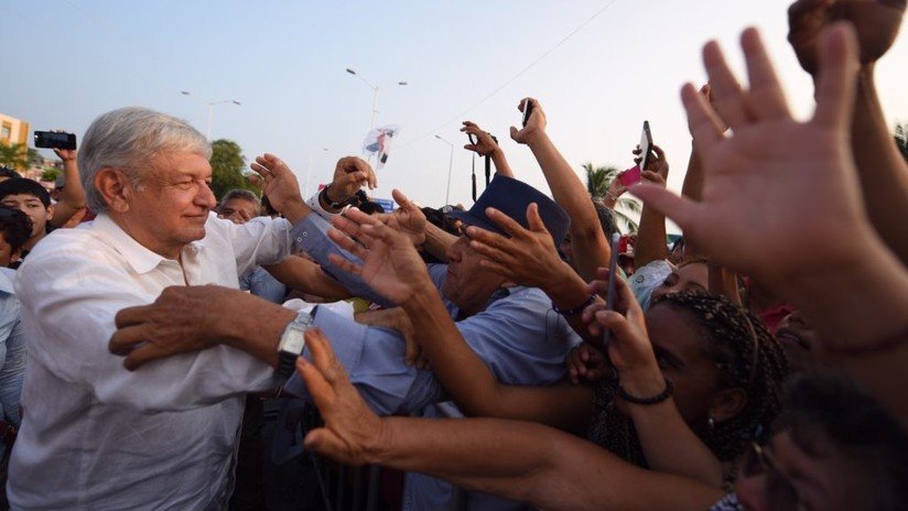 López Obrador promete "rescatar la industria petrolera" tras la reforma energética de Peña Nieto