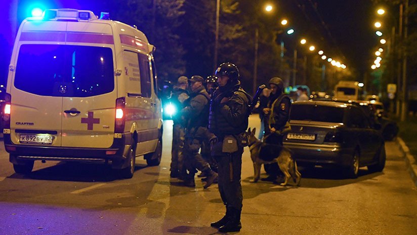 "Fragmentos metálicos en intestinos": Médicos luchan por los heridos en Crimea