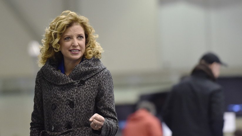 Evacúan la oficina de una representante demócrata en Florida por un paquete sospechoso