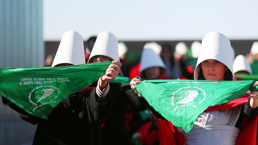 El 'rap' viral de una joven argentina que pide "derribar al neoliberalismo" en América